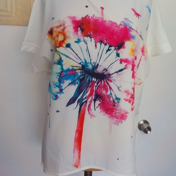 NEW Abstract Flower Tee Top - Picture 5 of 7